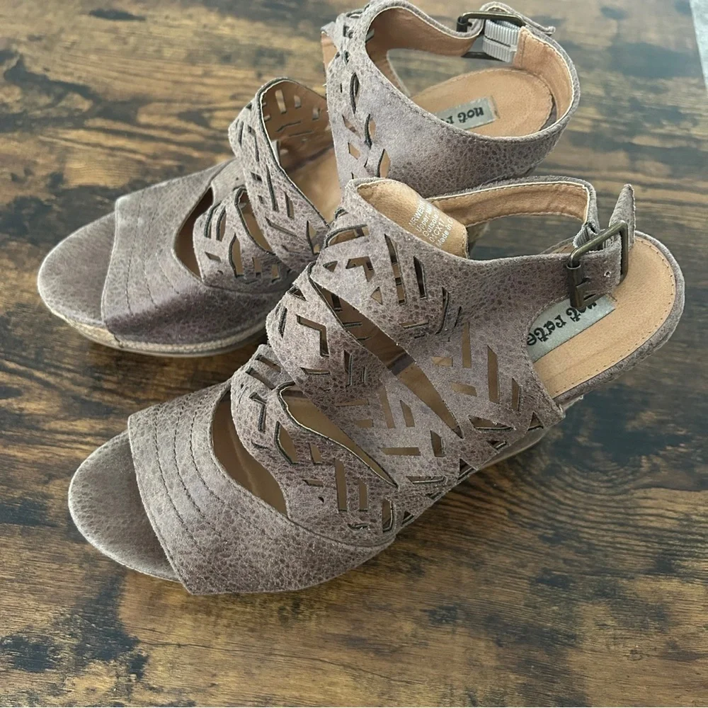 Not Rated Women's Patia Wedge Sandals Beige Tan Summer Casual 10